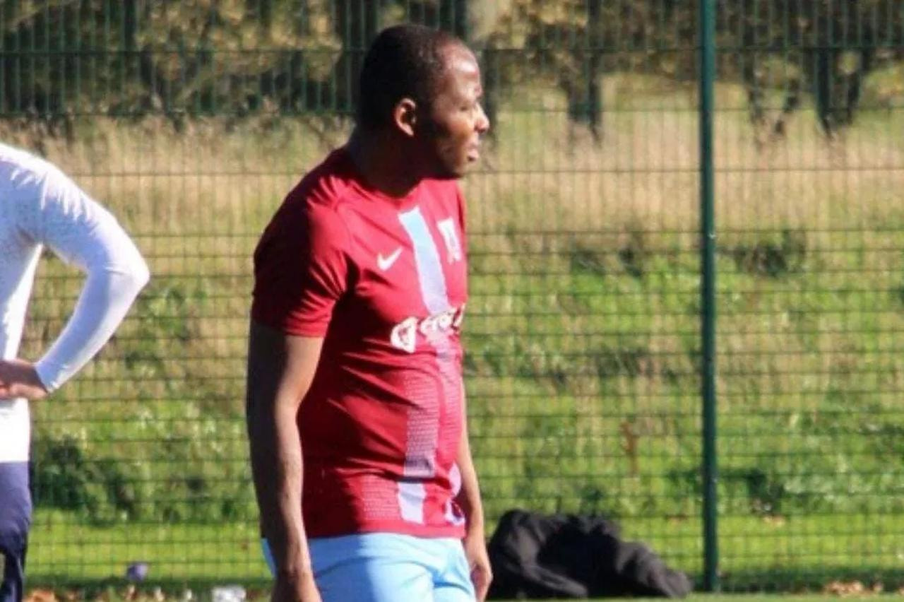 Imagem da noticia Jogador sofre fratura no crânio ao ser espancado por torcedores durante partida