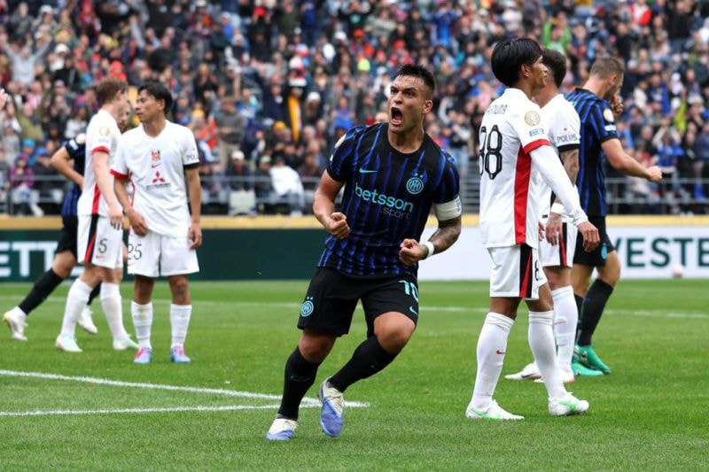 Imagem da noticia Com sustos e virada no fim, Inter vence Urawa e respira no Grupo E