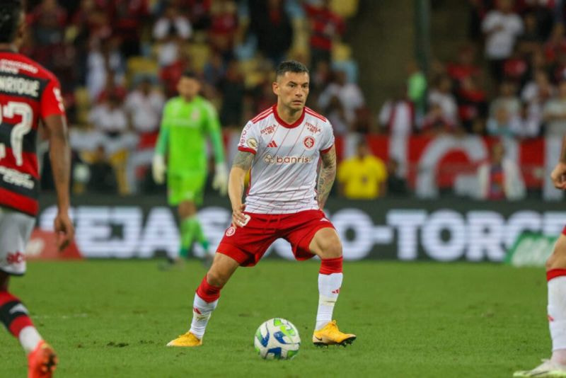 Imagem da noticia Internacional anuncia rescisão de contrato com Aránguiz