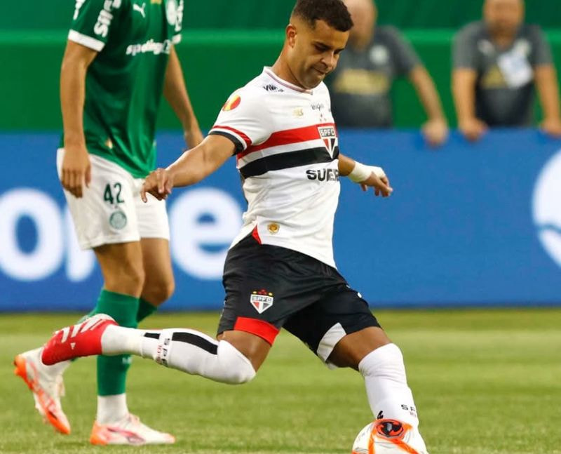 Imagem da noticia Com vaga garantida, São Paulo poupa titulares antes do mata-mata