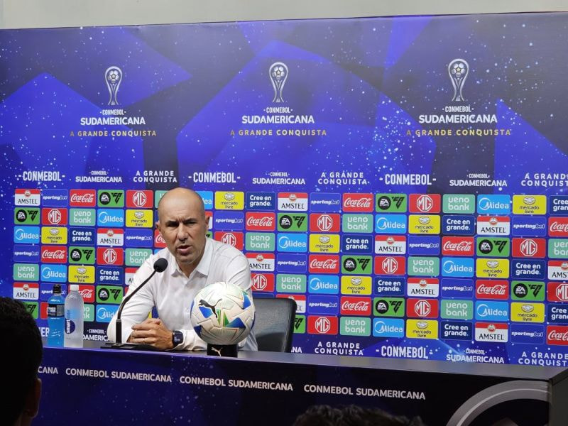 Imagem da noticia Jardim assume responsabilidade por derrota do Cruzeiro e defende Pedro Lourenço