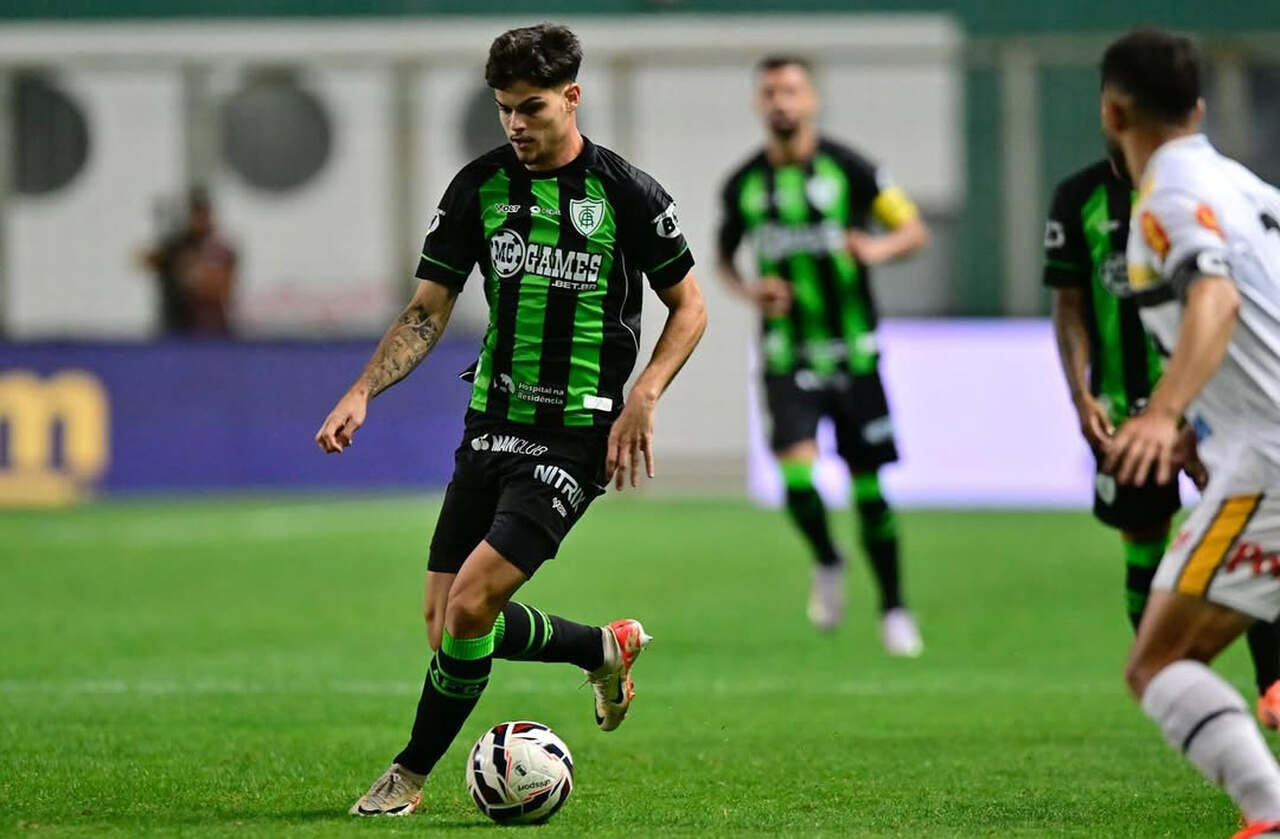 Imagem da noticia Vasco acerta pré-contrato com lateral-esquerdo Paulinho, do América Mineiro