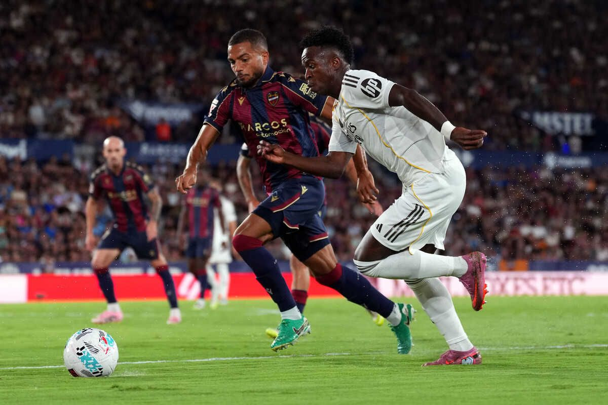 Imagem da noticia Xabi Alonso exalta Vini Jr, mas não garante titularidade em clássico: "Gosto de vê-lo sorrir"