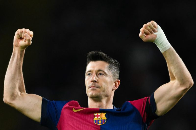 Imagem da noticia Lewandowski, do Barcelona, atinge marca de 100 gols na Champions League