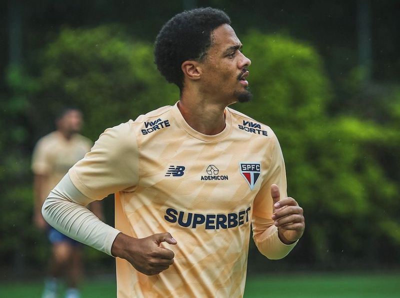 Imagem da noticia Lewis não se adapta bem, e São Paulo volta a sofrer na lateral-esquerda