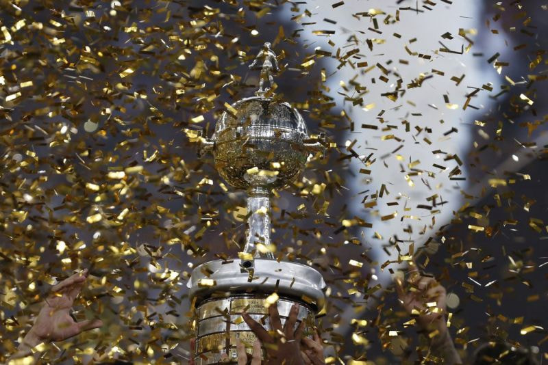 Imagem da noticia Libertadores: Torcedores de Atlético-MG e Botafogo cruzam o continente pela Glória Eterna