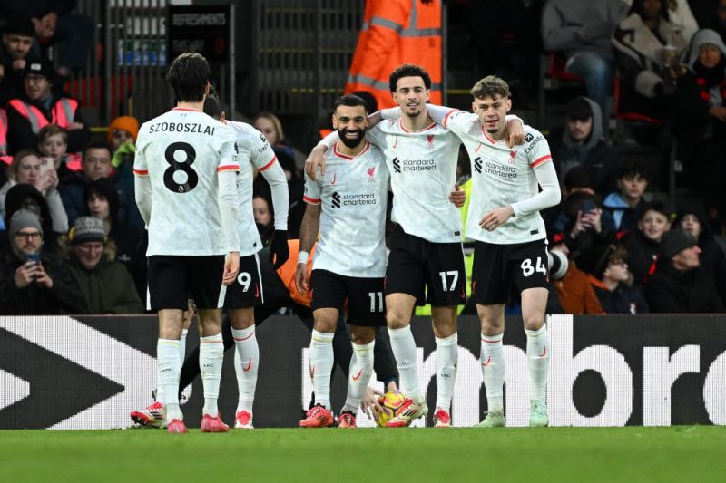 Imagem da noticia Liverpool vence Bournemouth e dispara na liderança da Premier League