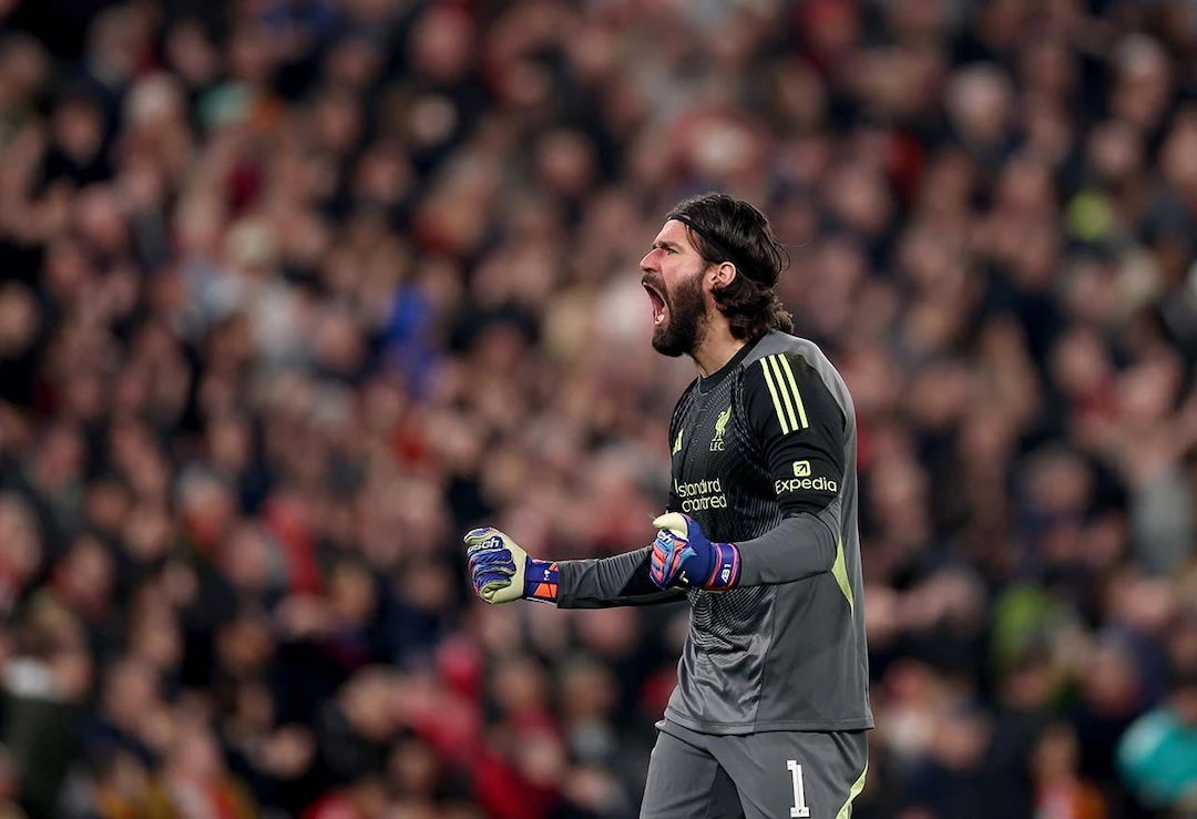 Ancelotti cita questão física de Alisson e escolha dos goleiros: "Privilegiamos a experiência"