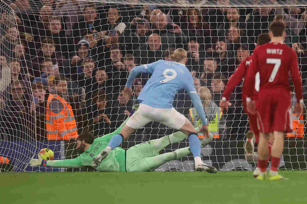 Imagem da noticia Manchester City bate o Liverpool de virada e segue na briga pelo título