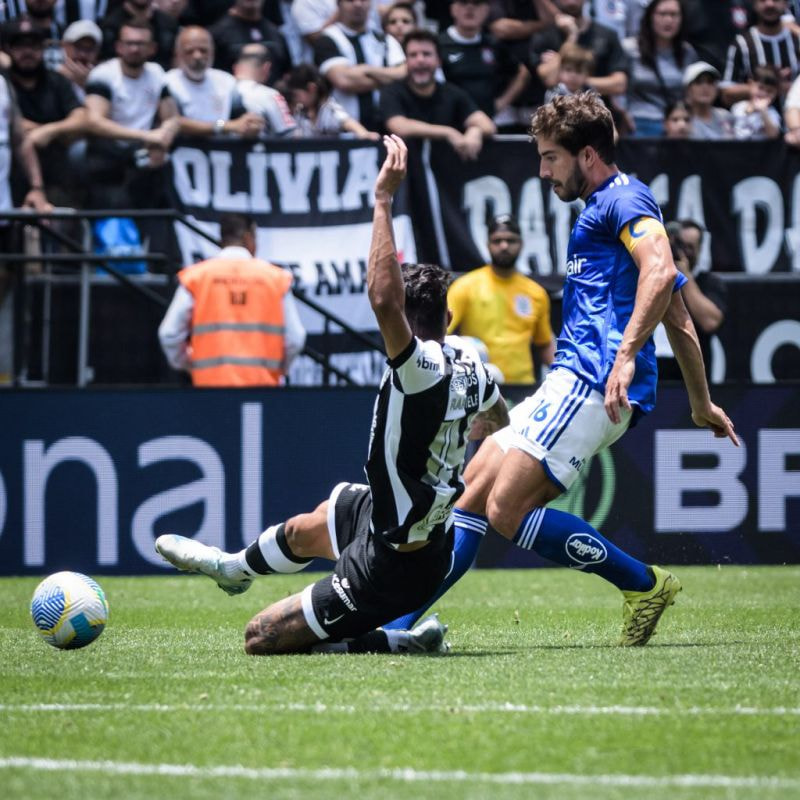 Imagem da noticia Lucas Silva exalta melhora do Cruzeiro no 2º tempo e projeta final da Sula: "Focados"