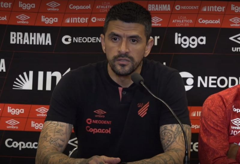 Imagem da noticia Lucho lamenta derrota e mira recuperação do Athletico: "Trabalhar e levantar a cabeça"