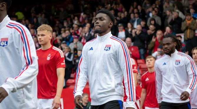 Imagem da noticia Sem John Textor na presidência, Lyon vence recurso e permanecerá na 1ª divisão francesa