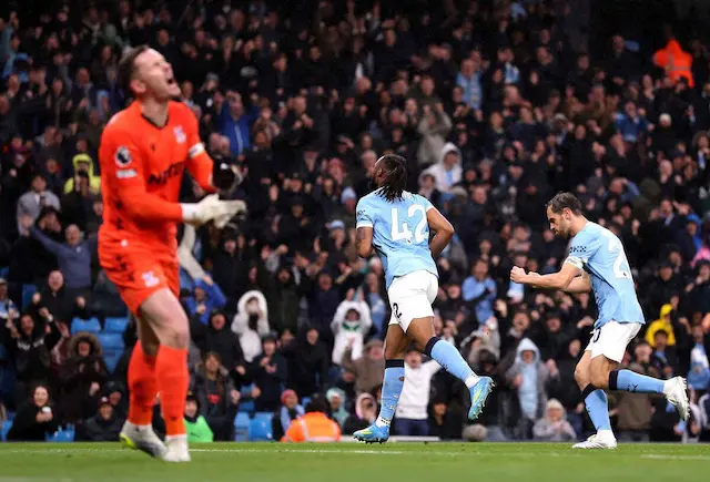 City vence o Crystal Palace e coloca fogo na briga pelo título da Premier League City vence o Crystal Palace e coloca fogo na briga pelo título da Premier League