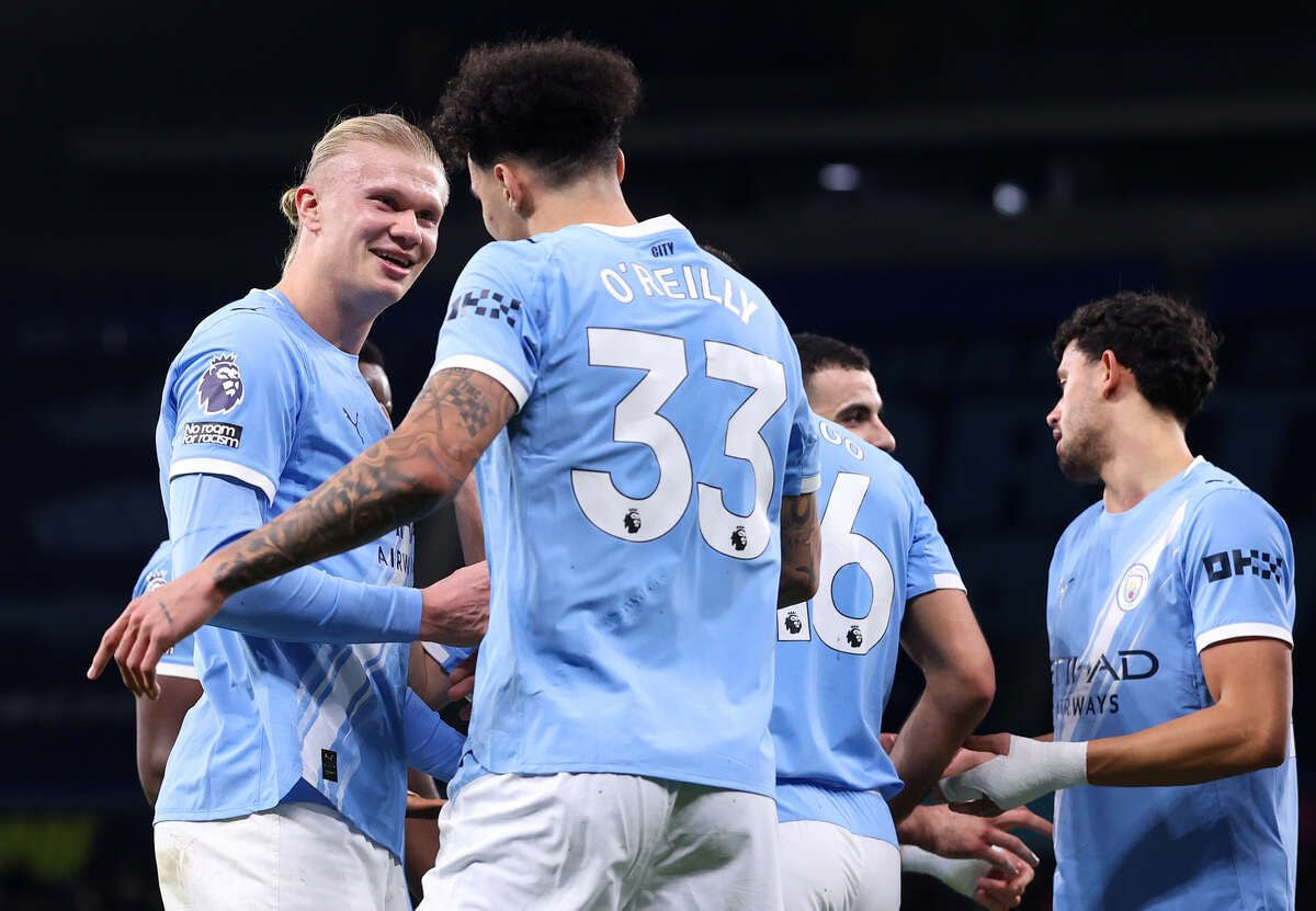Imagem da noticia City vence Newcastle e pressiona o líder Arsenal na Premier League