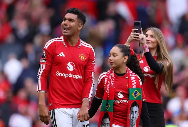 Casemiro se emociona em despedida do Manchester United em Old Trafford Casemiro se emociona em despedida do Manchester United em Old Trafford