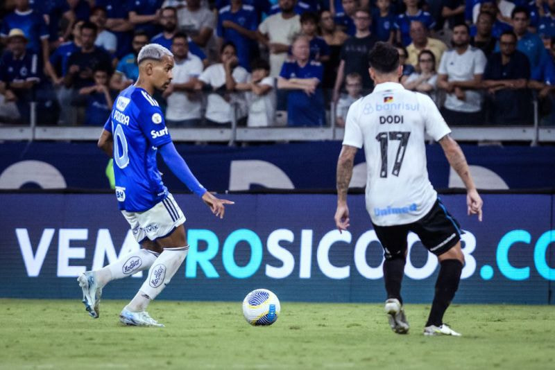 Imagem da noticia Matheus Pereira atinge ‘duplo-duplo’ e iguala melhor temporada da carreira