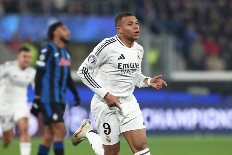 Imagem da noticia Mbappé segue fora e desfalca Real Madrid em jogo decisivo no Mundial