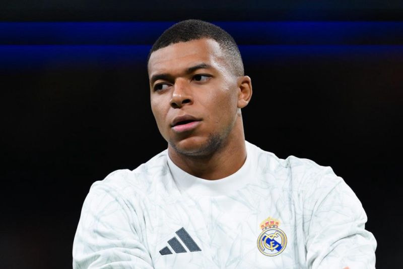 Imagem da noticia Mbappé é hospitalizado e fica longe de estrear na Copa do Mundo de Clubes