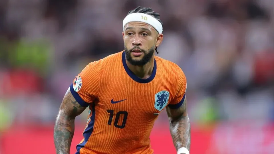 Imagem da noticia Memphis Depay tem passaporte roubado e atrasa viagem à Holanda