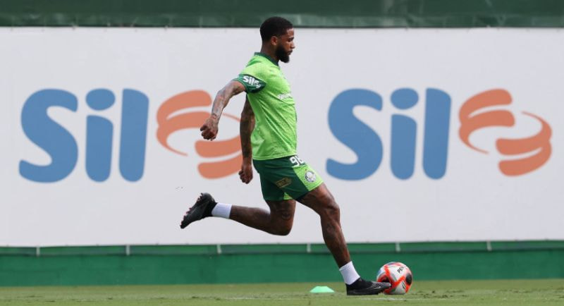Imagem da noticia Micael faz seu primeiro treino com o elenco do Palmeiras