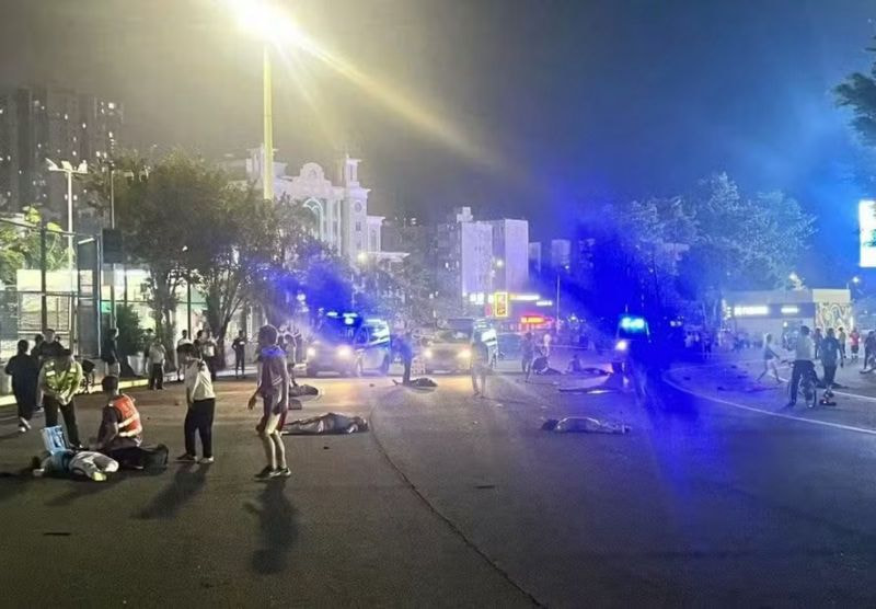 Imagem da noticia Motorista mata 35 pessoas e deixa outras feridas ao invadir centro esportivo na China