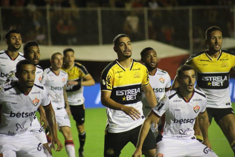 Imagem da noticia Na briga contra o rebaixamento, Criciúma enfrenta Vitória no Brasileirão