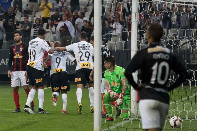Imagem da noticia Na estreia da Libertadores, Corinthians joga na Venezuela de olho em tabu contra equipes locais