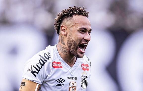 Neymar confirma cirurgia no joelho após salvar o Santos do rebaixamento Neymar confirma cirurgia no joelho após salvar o Santos do rebaixamento