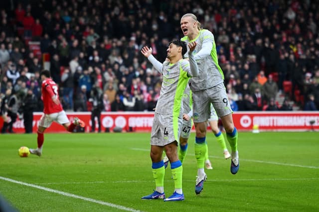 City vai até Nottingham e vence mais uma no Campeonato Inglês City vai até Nottingham e vence mais uma no Campeonato Inglês