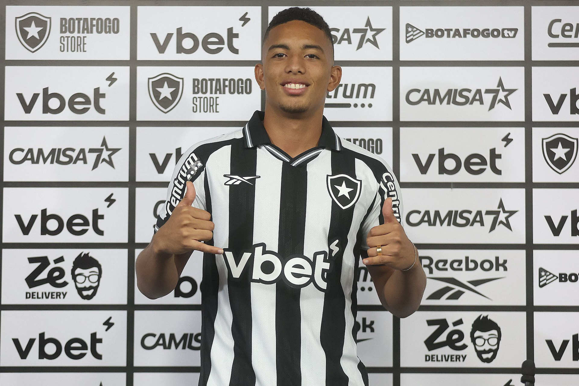 Imagem da noticia Novo reforço do Botafogo, Barrera aceita comparação com Luis Díaz: "Uma honra"