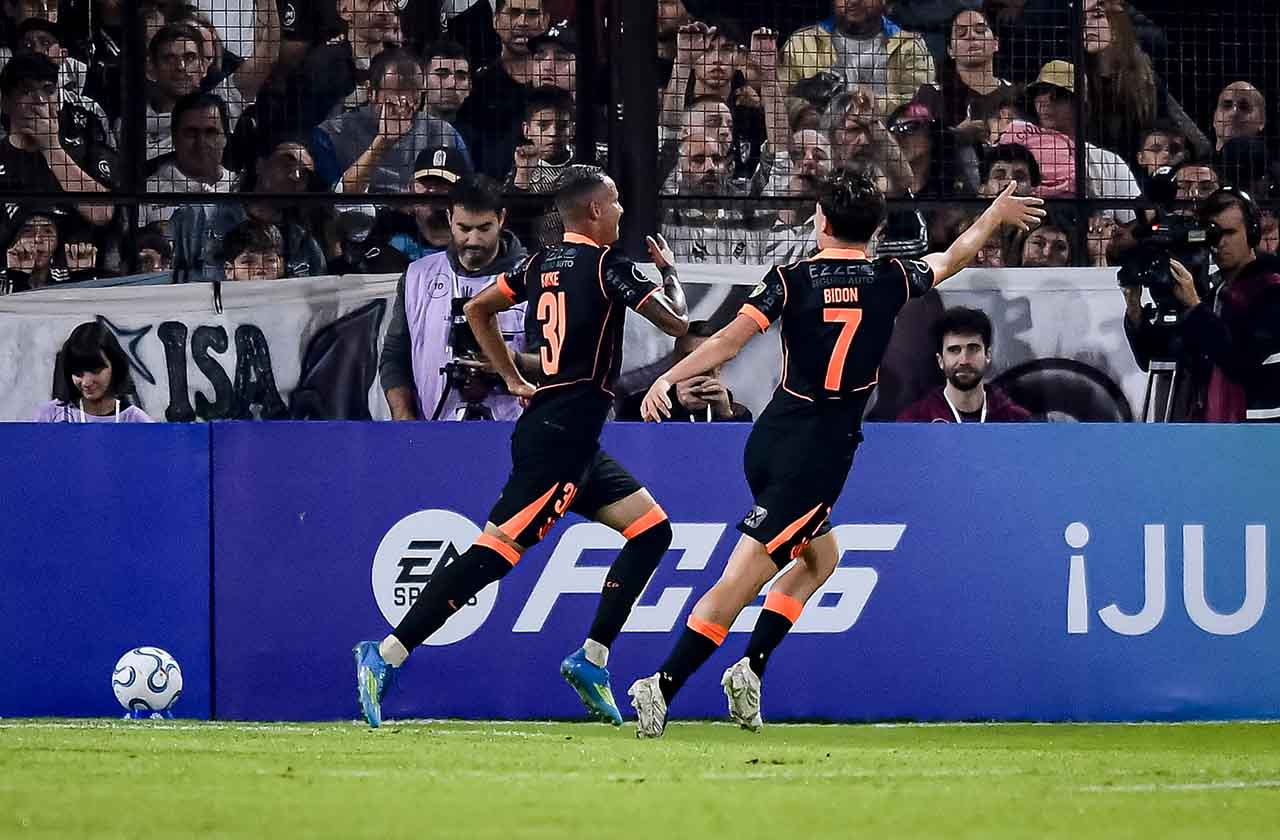 Imagem da noticia Na estreia de Diniz, Corinthians vence Platense na Libertadores
