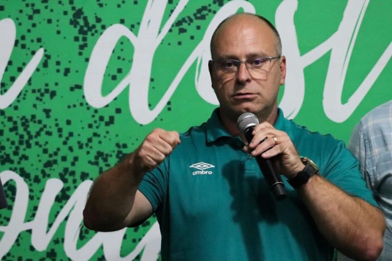 Imagem da noticia Presidente da Chapecoense ameaça tirar o time da Federação Catarinense
