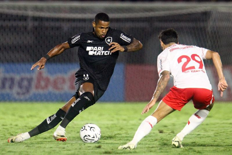 Imagem da noticia Querendo se manter na liderança do Brasileirão, Botafogo reencontra Bragantino pela quarta vez em 2024