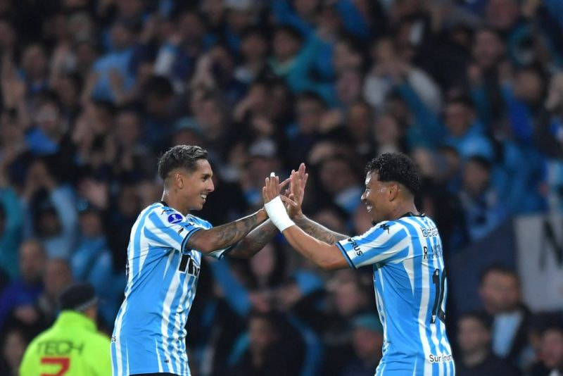 Imagem da noticia Racing aplica goleada e elimina o Athletico na Copa Sul-Americana