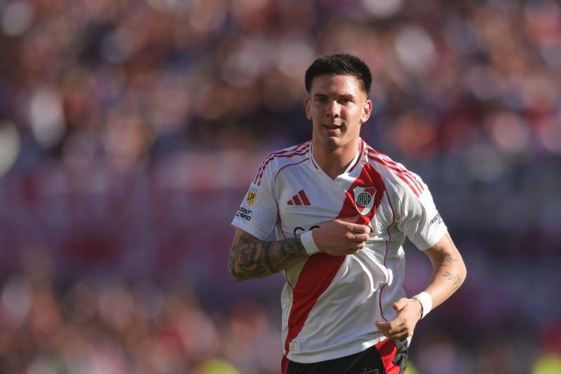 Imagem da noticia Real Madrid anuncia Mastantuono e quebra recorde do futebol argentino