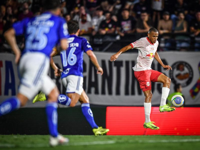 Imagem da noticia Red Bull Bragantino e Cruzeiro se enfrentam em amistoso; veja onde assistir