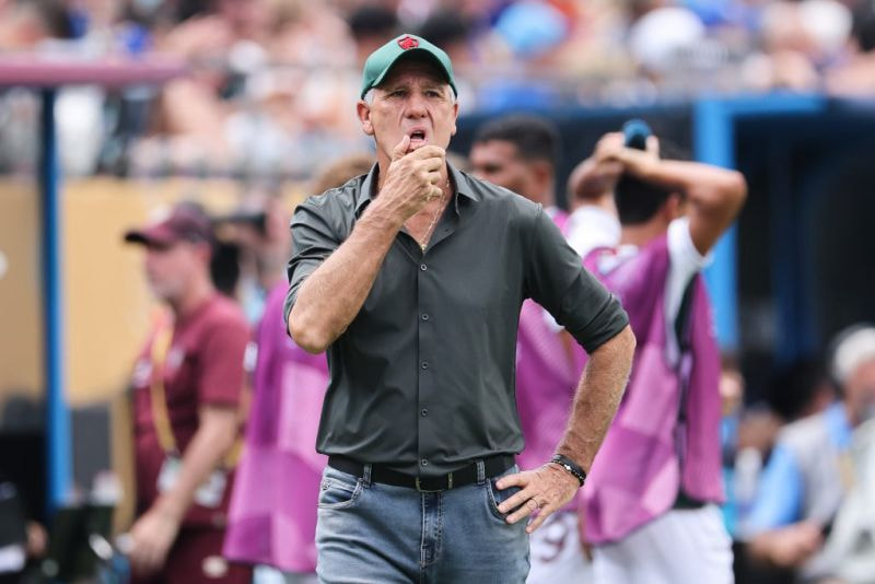 Imagem da noticia Renato Gaúcho celebra classificação do Fluminense e responde críticos em coletiva