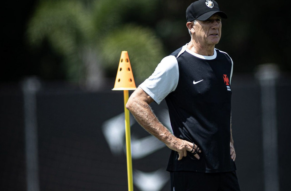 Renato Gaúcho comanda primeiro treino no Vasco