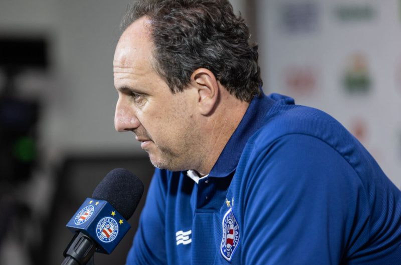 Imagem da noticia Rogério Ceni fala sobre pênalti marcado a favor do Grêmio: “Erro crucial”