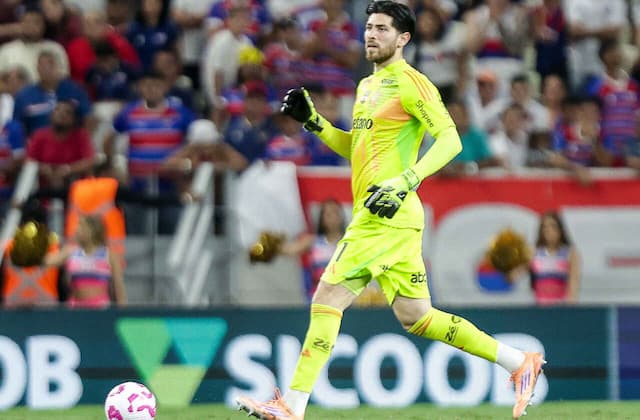 Rossi culpa cansaço e lamenta chances perdidas em derrota do Flamengo Rossi culpa cansaço e lamenta chances perdidas em derrota do Flamengo