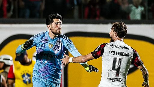 Imagem da noticia Rossi pega pênalti, e Flamengo bate o Vitória no Barradão