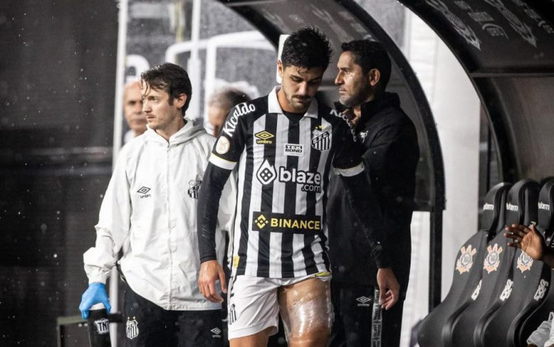 Imagem da noticia Santos é cobrado pela Fifa e pode sofrer transfer ban por dívida com clube português