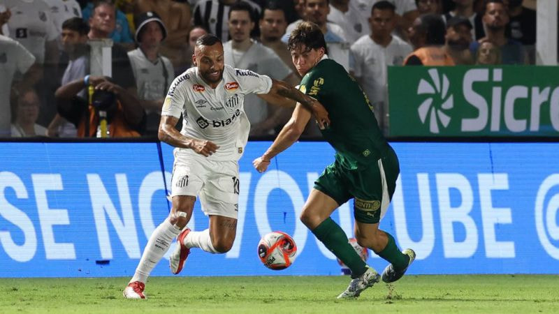 Imagem da noticia Palmeiras vira nos acréscimos e garante vitória no clássico contra o Santos