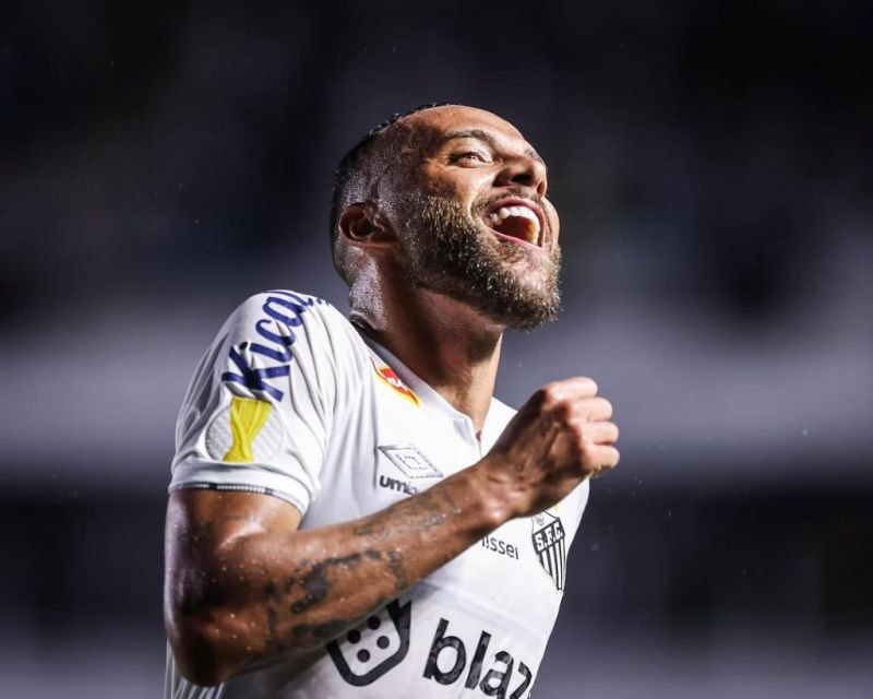 Imagem da noticia Guilherme marca dois gols e exalta Santos: "Estamos no caminho certo"
