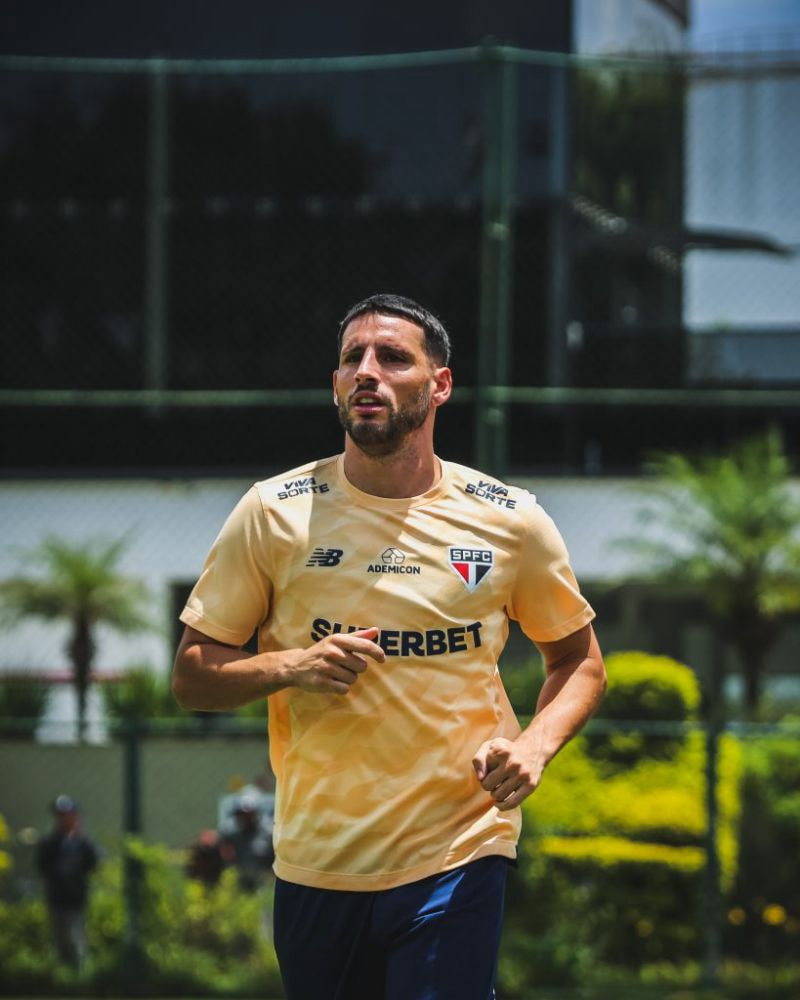 Imagem da noticia São Paulo conta com volta de Wellington, mas segue sem Calleri para Brasileirão