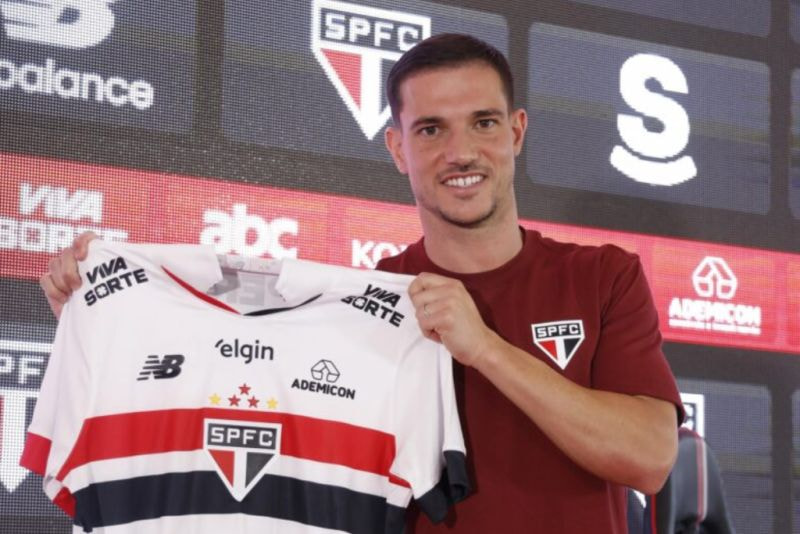 Imagem da noticia São Paulo renova contrato de Cédric Soares até 2027