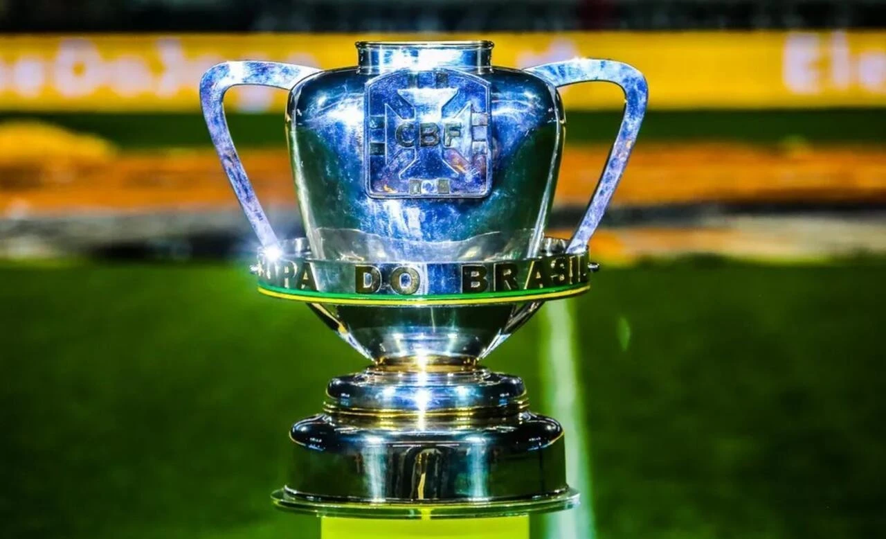 Imagem da noticia CBF define mandos de campo das semifinais e final da Copa do Brasil