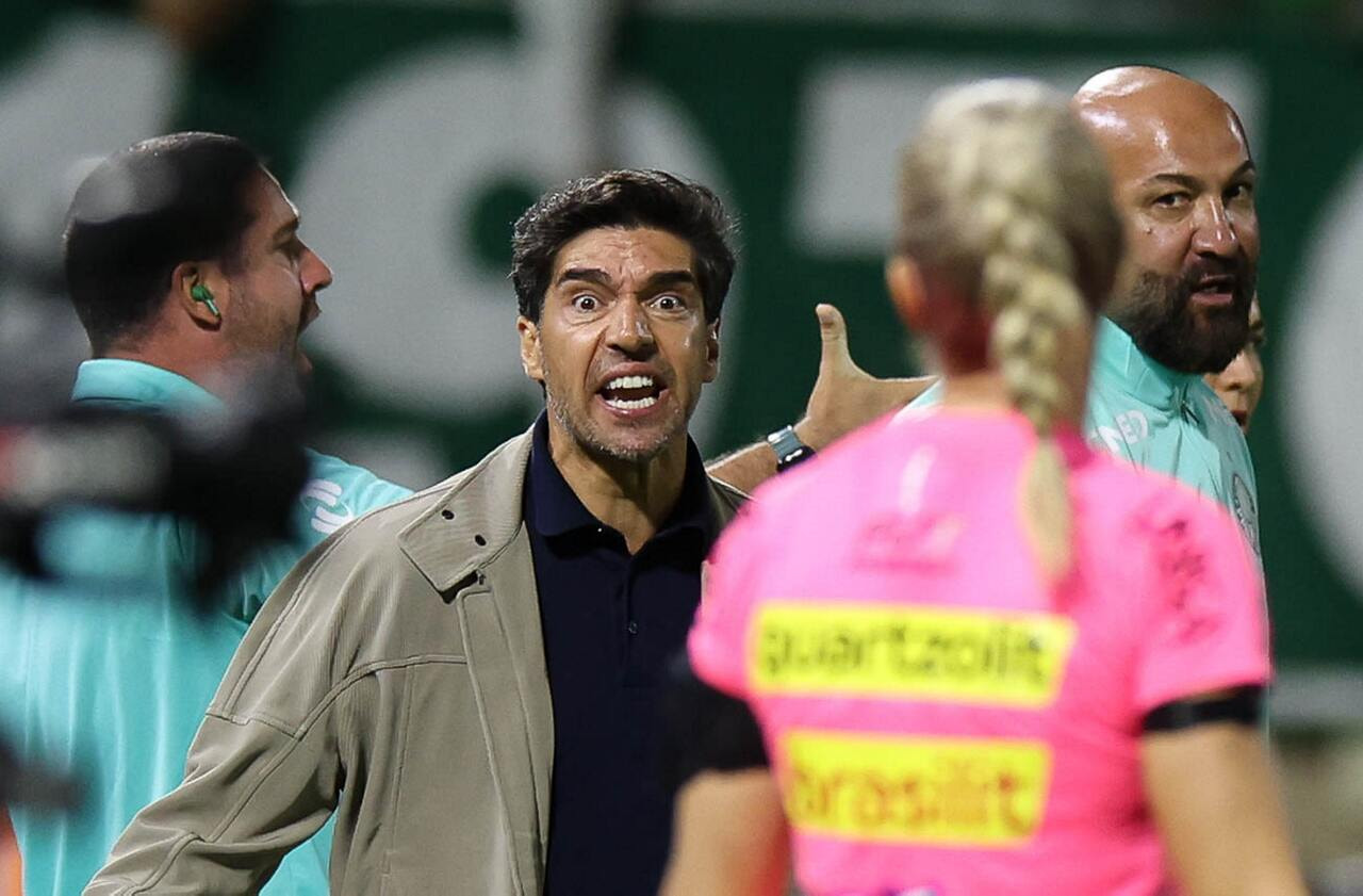 Imagem da noticia "O Brasil não é para amadores", dispara Abel Ferreira sobre demissões