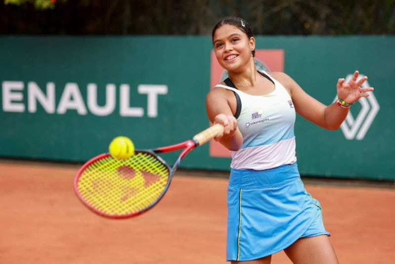 Imagem da noticia Tenista brasileira se destaca ao ser a atleta mais nova no ranking profissional de tênis