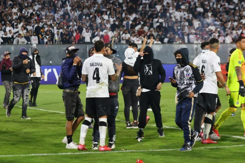 Imagem da noticia Caos no Chile: invasão interrompe Colo-Colo x Fortaleza pela Libertadores